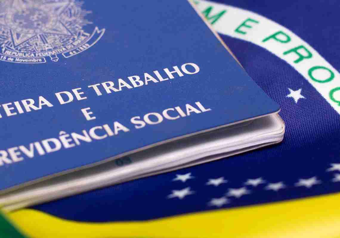 Brasil registra menor taxa de desemprego da história no fim de 2025